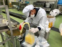 文旦の果汁絞り