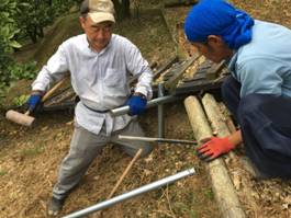 園主さん作業中